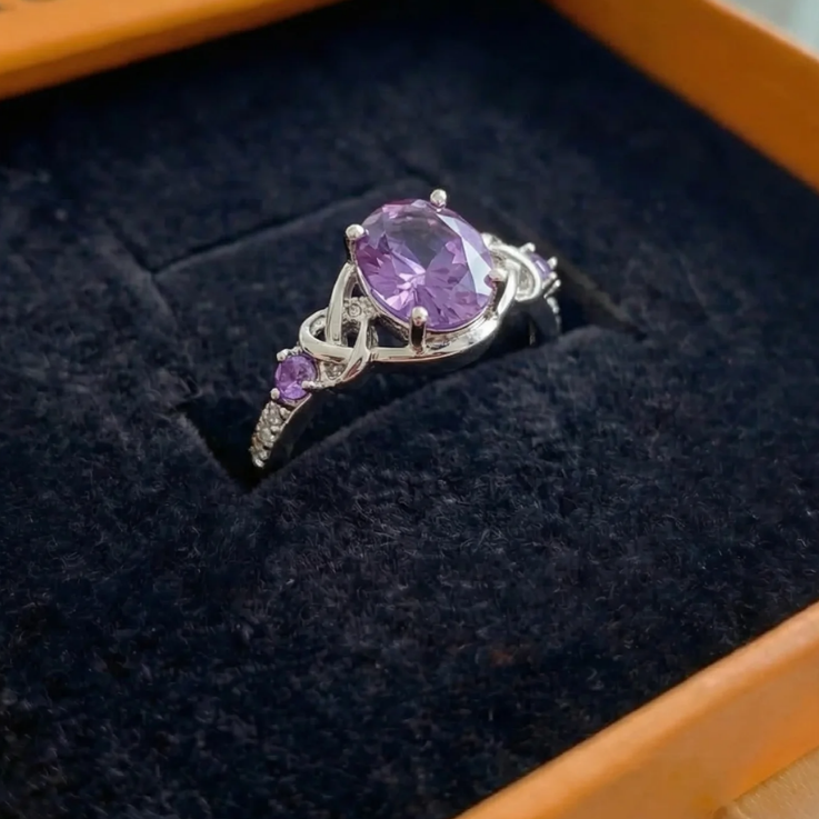 Amethyst Knot Ring | White Gold