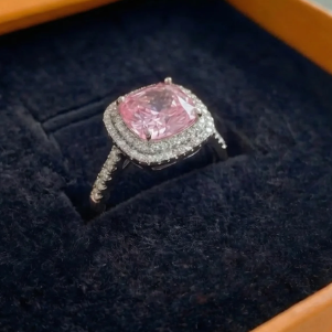 Cushion Pink Sapphire Ring | Gold